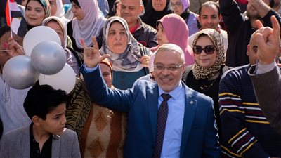 رئيس جامعة طنطا يشارك في مسيرات طلابية للمشاركة فى الانتخابات الرئاسية