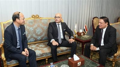 رئيس جامعة عين شمس يستقبل الوزير مفوض التعليمي بالسفارة الصينية