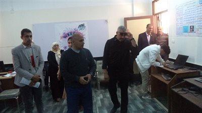 وكيل تعليم مطروح يتفقد أعمال تقييم المشروعات البحثية للطلاب النوابغ 