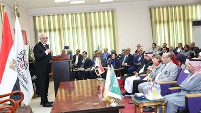 وزير التربية والتعليم يناقش الآداء التدريسي للمعلمين فى 6 دول عربية