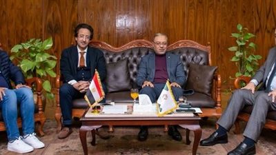 رئيس جامعة طنطا يبحث مع رئيس 