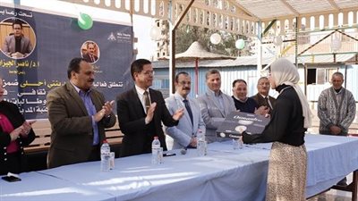  رئيس جامعة بنها: فتح آفاق جديدة للتواصل بين الطلاب وقيادات الجامعة