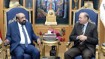  جامعة المنصورة تستقبل وفد الملحقية الثقافية العمانية 