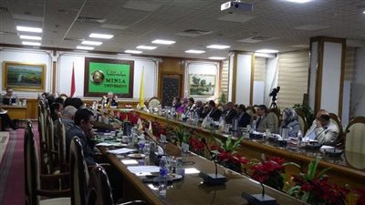 مجلس جامعة المنيا: بدء امتحانات الترم الأول بالاختبارات الإلكترونية لكليات القطاع الطبي