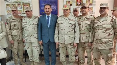 مدير تعليم الجيزة يشارك في تكريم بعض الطلاب والمعلمين والقادة العسكريين