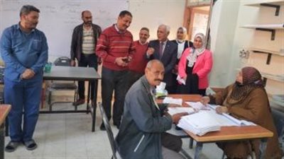 أخبار التعليم.. مدير تعليم الجيزة يتفقد أعمال الكنترول بأكتوبر