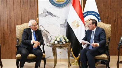 وزير البترول يبحث مع رئيس كوبيلوزوس اليونانية أوجه التعاون في نقل وتوزيع الغاز 