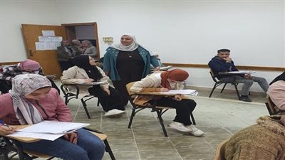 جولة عميدة تمريض عين شمس لمتابعة سير امتحانات الفصل الدراسي الأول في الكلية