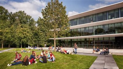 منحة دراسية ممولة بالكامل في هولندا من جامعة Radboud لتدريس اللغة الإنجليزية