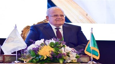 رئيس جامعة القاهرة يكشف عن خريطة الأنشطة والفعاليات خلال إجازة منتصف العام