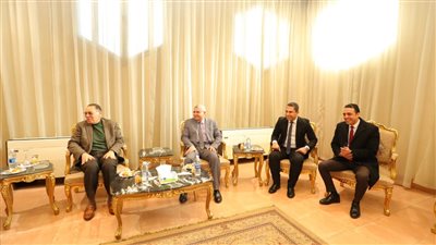 أخبار الجامعات.. محافظ الشرقية ورئيس جامعة الزقازيق يشهدان احتفالية مؤسسة حياة كريمة 