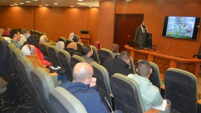 ورشة عمل بمدينة الأبحاث العلمية حول استخدامات كروماتوغرافيا السائل