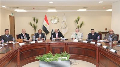 وزير التعليم يصدر عدة قرارات هامة خلال اجتماع المجلس الأعلى للأمناء