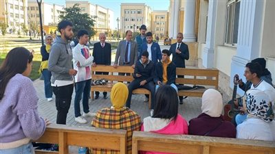 رئيس جامعة حلوان الأهلية يطمئن على سير العملية التعليمية مع بداية الفصل الدراسي الثاني