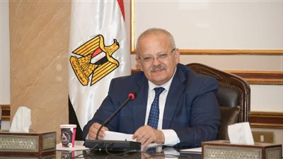 الخشت: 1500 جنيه مكافأة تميز للمعيدين والمدرسين المساعدين والعاملين بجامعة القاهرة