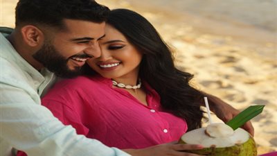 بمشاهد عفوية رومانسية في شهر العسل.. زينب أسامة المغربية تطرح أغنية ''إينا لغه'