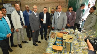 أخبار الجامعات.. رئيس جامعة أسيوط يفتتح جدارية كلية العلوم بعنوان 