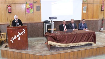 جامعة سوهاج تنظم ندوة عن دور المناهج الدراسية في مواجهة التغيرات المناخية