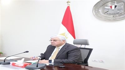 أخبار التعليم | وزير التعليم العالي يؤكد علي الاهتمام بقواعد السلامة البيئية والصحة المهنية داخل المؤسسات البحثية