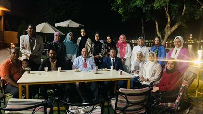 أخبار الجامعات.. رئيس جامعة الأقصر يشارك طلاب العلوم حفل الإفطار الجماعي 