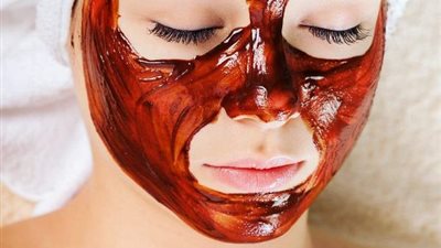 أقوى ماسكات العيد للوجه أعرفي مكونات وضع لبان الدكر مع الصمغ العربي واستمتعي بنضافة وجهك 