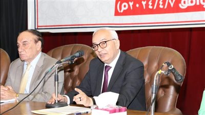 وزير التربية والتعليم يشهد ندوة تثقيفية بمناسبة ذكرى عيد تحرير سيناء بحضور اللواء سمير فرج 