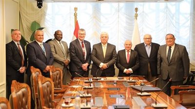 أخبار التعليم | وزير التعليم العالي يبحث مع رئيس جامعة وسط لانكشاير البريطانية تعزيز سبل التعاون