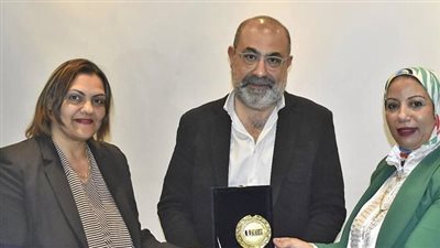 أخبار الجامعات.. تكريم ألبرت شفيق فى ندوة كلية الإعلام الجامعة الحديثة