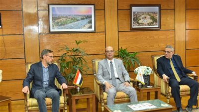 أخبار الجامعات.. رئيس جامعة سوهاج: تعزيز استخدام السياسات القائمة على الأدلة لتنفيذ أهداف الدولة 