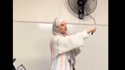الشياطين بتجري في الشوارع.. فدوى مواهب تثير الجدل لتدريسها مواد مرعبة للأطفال مدارس الانترناشونال.. فيديو 