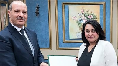 استجابة لـ السبورة.. تعليم الإسكندرية تكرم المعلمة سناء وديع لابتكارها فكرة جعلت الطلاب يعشقون المدرسة