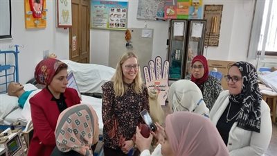 أخبار الجامعات | كلية التمريض جامعة عين شمس تستقبل أستاذ بجامعة كاليفورنيا لبحث سبل التعاون المشترك