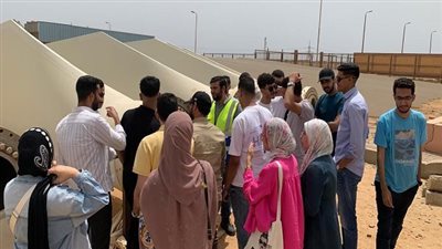 أخبار الجامعات | طلاب جامعة الدلتا التكنولوجية في زيارة علمية ميدانية إلي محطة الزعفرانة
