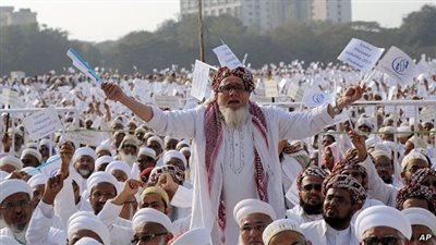 منوعات | كل ماتريد معرفته عن طائفة البهرة.. والسبورة تكشف علاقتهم بـ آل البيت