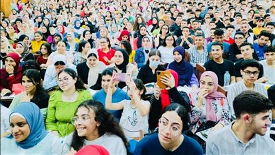 مدير تعليم الإسكندرية يتفقد مجموعات الدعم المدرسية في مدرسة الشهيد خالد كمال عثمان