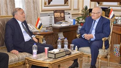 رئيس جامعة القاهرة يبحث تعزيز تدريب معلمي اللغة الصينية في مصر وتعليم اللغة العربية لـ الصينيين