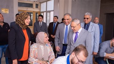 رئيس جامعة طنطا يتفقد امتحانات الفصل الدراسي الثاني بكلية العلوم
