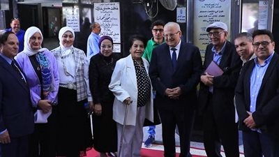 رئيس جامعة القاهرة يوجه بسرعة فتح باب الالتحاق أمام الباحثين لـ الدكتوراه المهنية