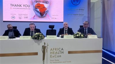 عميد كلية الحقوق جامعة عين شمس يشارك فى حلقة نقاشية