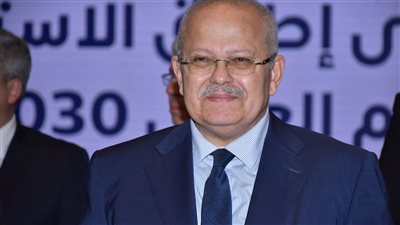 رئيس جامعة القاهرة: تطوير الرياضة الجامعية وتوفير بيئة مناسبة لممارستها واكتشاف المواهب 