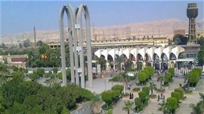 جامعة حلوان تحذر من الصفحات غير الرسمية على السوشيال ميديا التى تحمل أسم كلياتها 