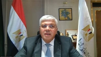 وزير التعليم العالي يستعرض نتاج أعمال 