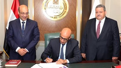 نتيجة الدبلومات الفنية 2024 الأوائل 20 بنت و6 اولاد  والقاهرة تكتسح .. تعرف على نتيجتك برقم جلوسك 