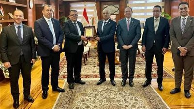 جامعة أسيوط تهنئ المستشار عبدالراضي صديق برئاسة النيابة الإدارية