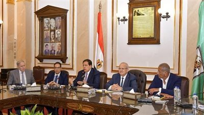 رئيس جامعة القاهرة يصدر قرارات مهمة بشأن المعهد القومي للأورام الجديد 500500