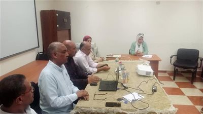 تعليم مطروح ينظم حلقة نقاشية بعنوان 