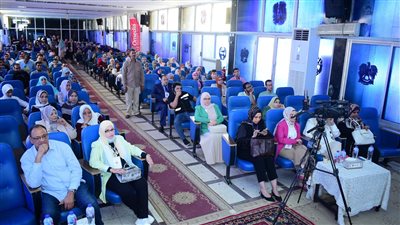 مناقشة ٢٠ ورقه بحثيه بالمؤتمر العلمي الأول بكلية طب جامعة سوهاج