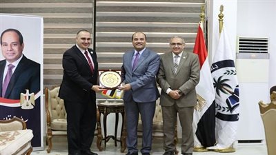 جامعة العريش تستقبل وفد من الأعلى للجامعات بشأن إنشاء كلية الهندسة