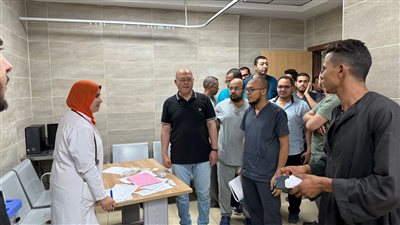 مرور مفاجئ رئيس جامعة سوهاج علي مستشفى الطواريء