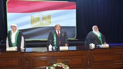 جامعة القاهرة تنظم حفل تخريج دفعة جديدة من كلية التربية للطفولة المبكرة 